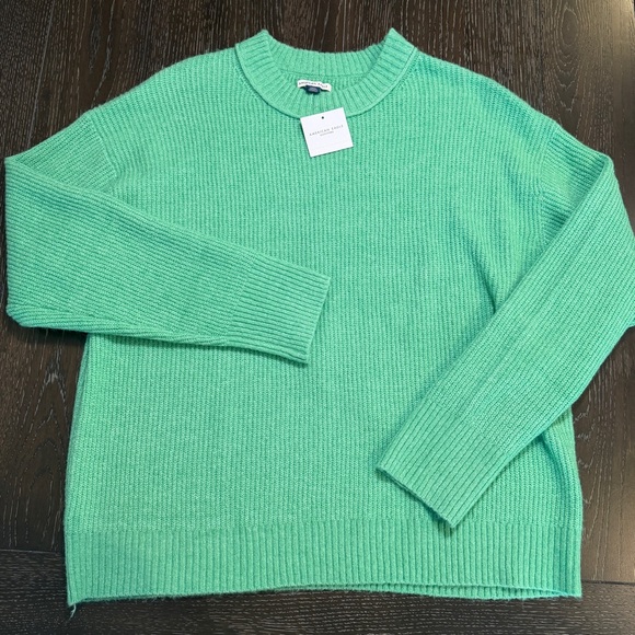 American Eagle Outfitters Sweaters - NWT American Eagle Soft Crewneck Lightweight Knit Sweater Kelly Green Size L
